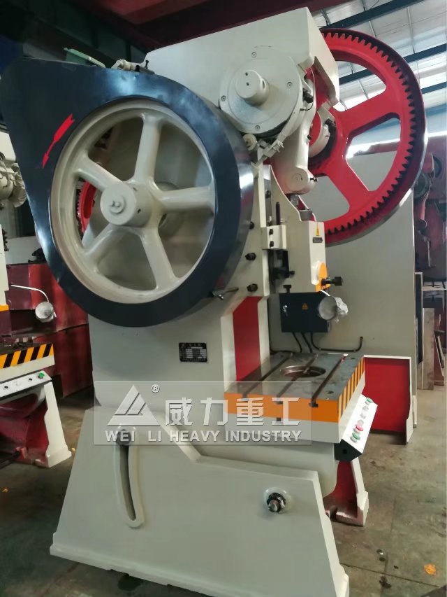 80吨冲床图片