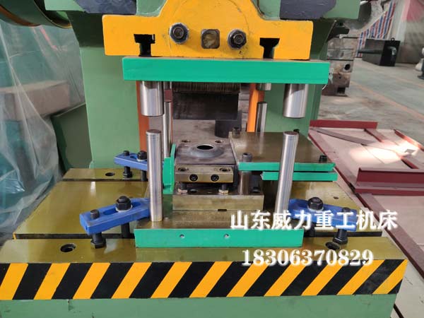 锚杆托盘冲压模具
